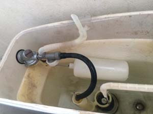 Inaxトイレタンク水漏れのパッキン交換修理 水道屋さんkuni